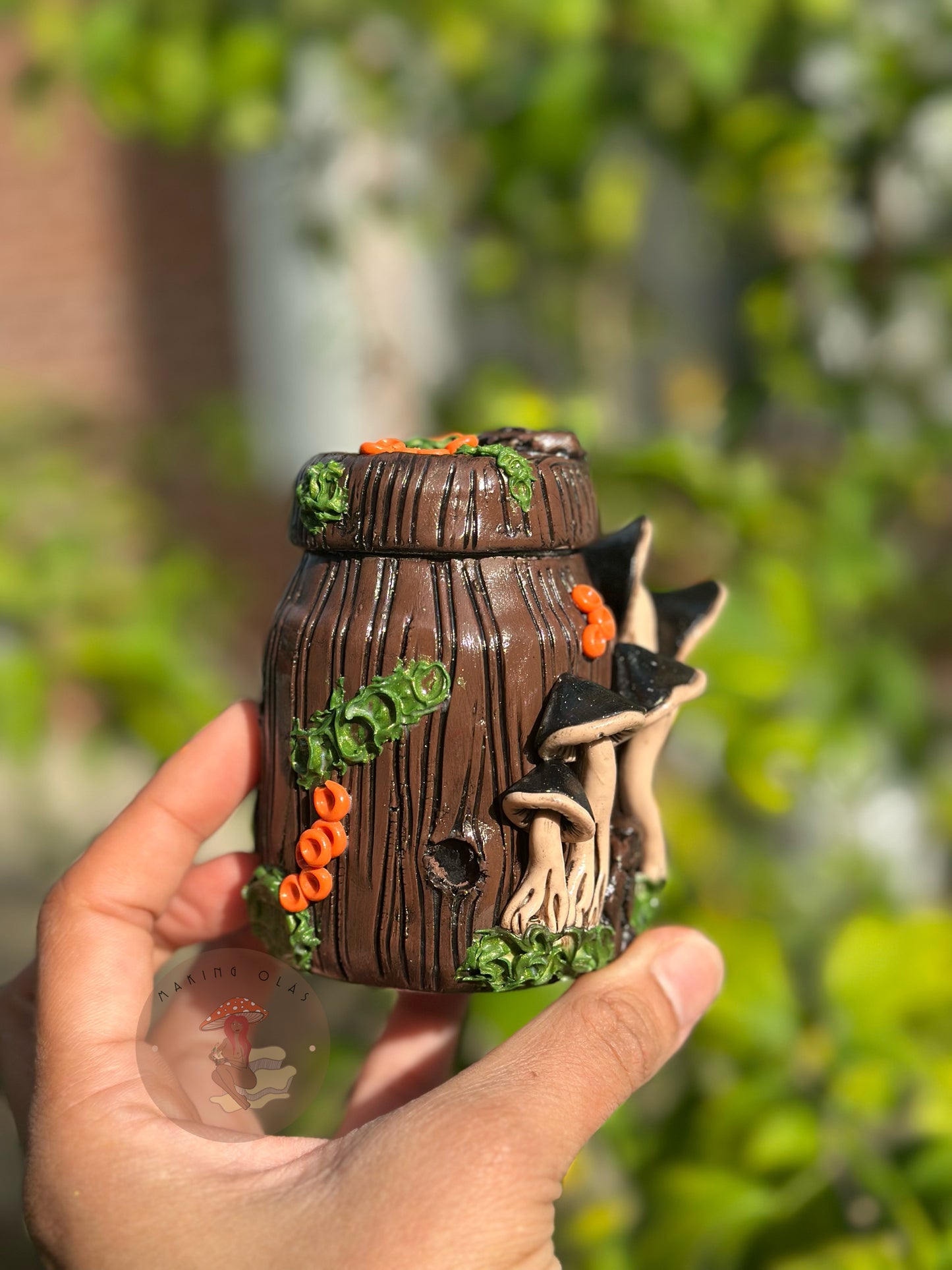 Jar | Skull with Black Mushrooms