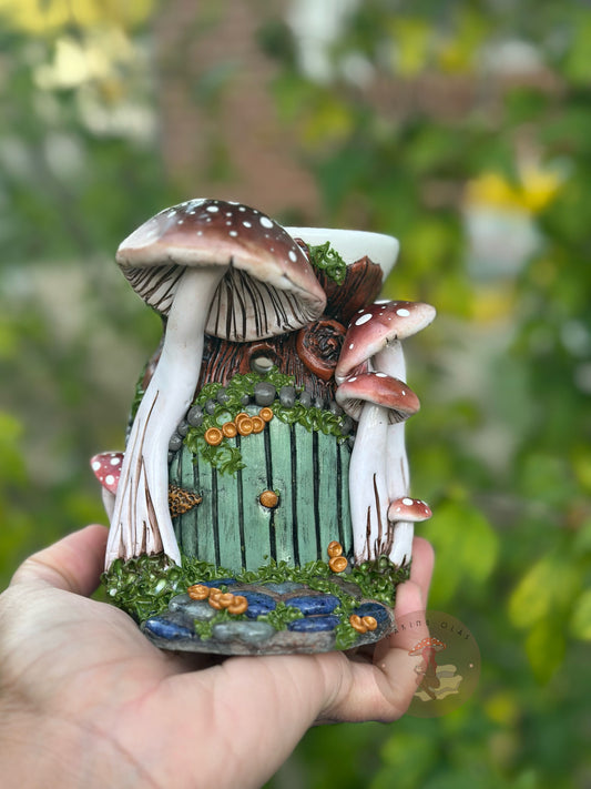 Wax Warmer | Little House with Brown Mushrooms