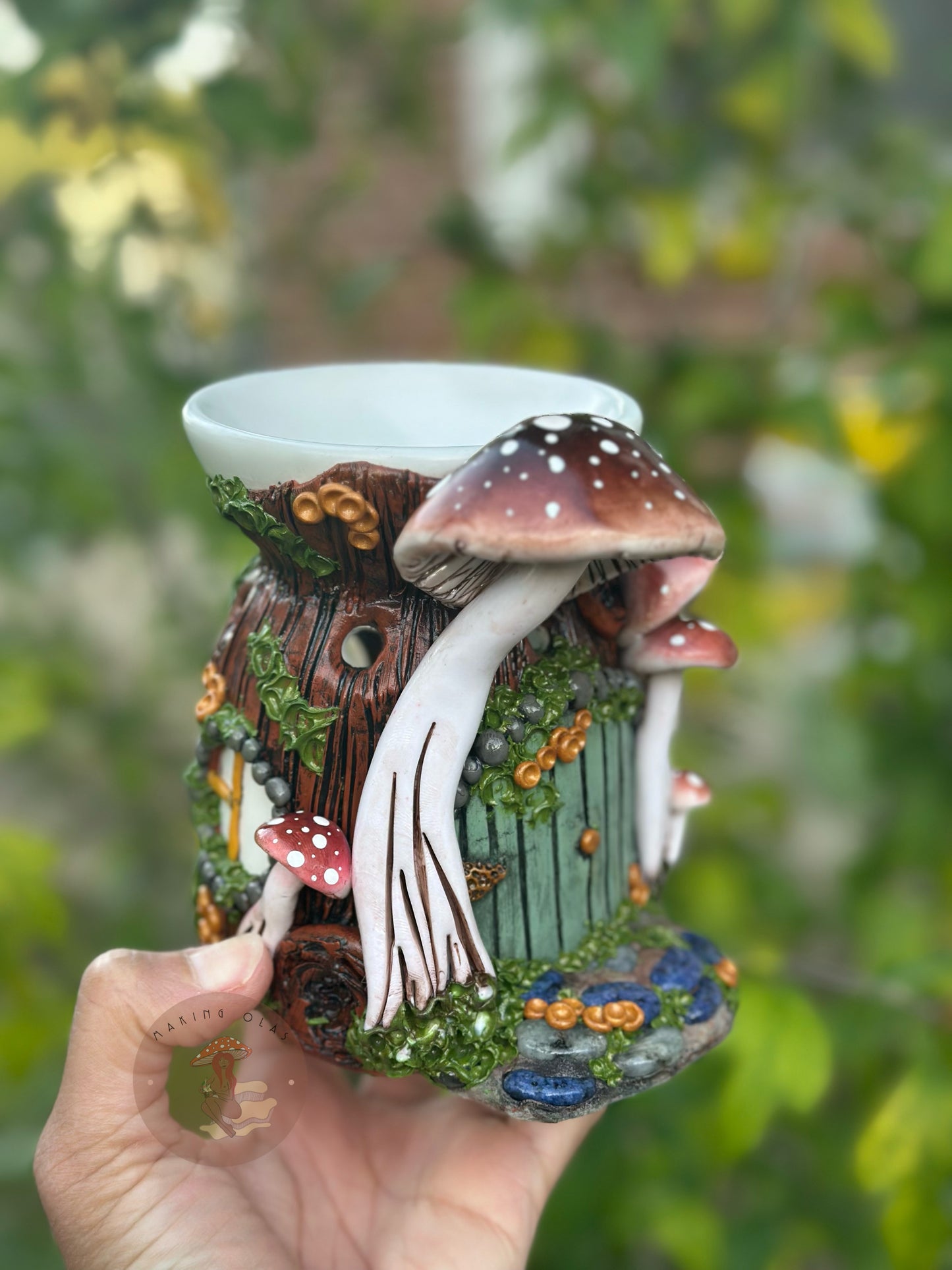 Wax Warmer | Little House with Brown Mushrooms