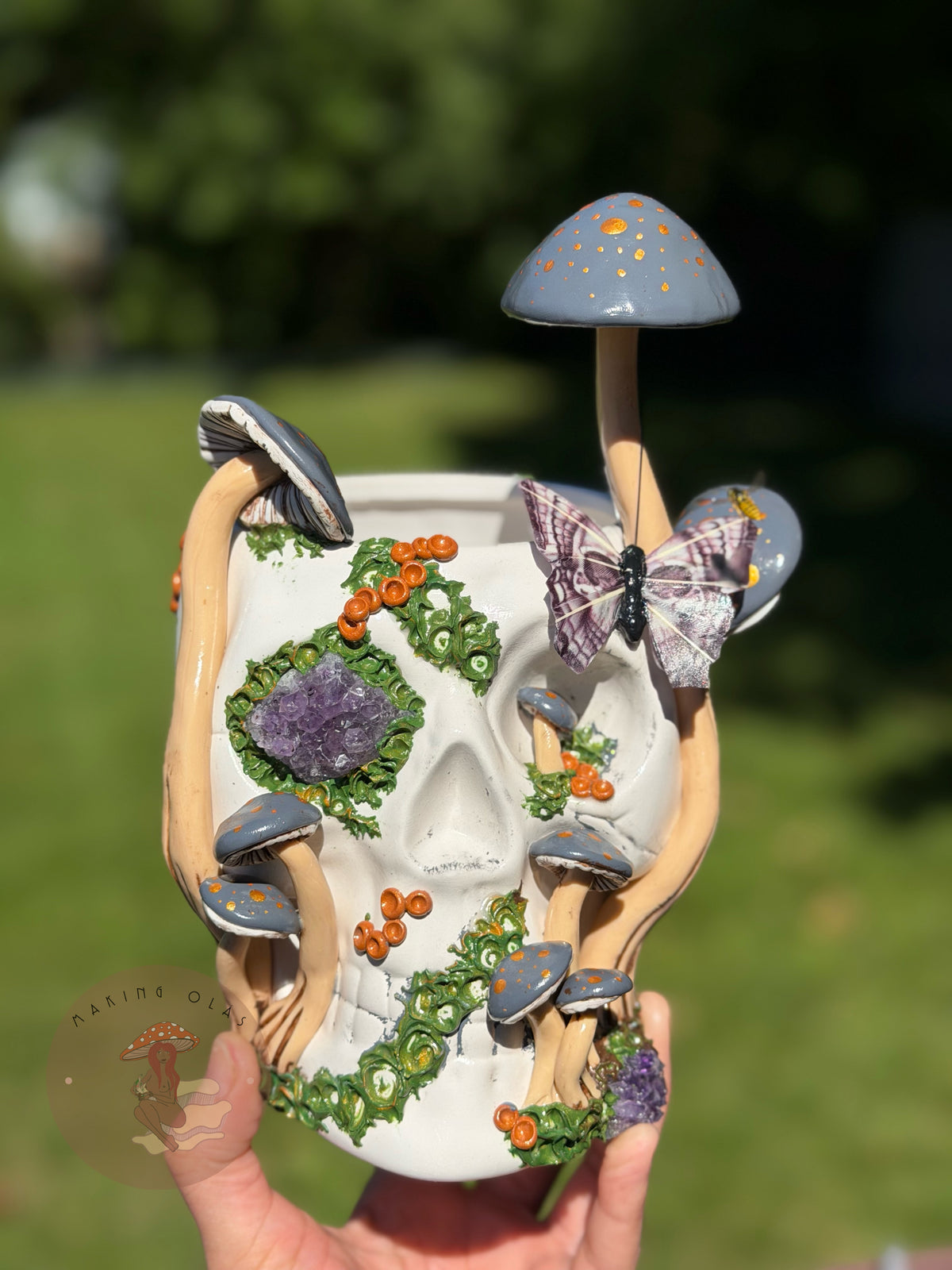 Skull Plant Pot | Gray Mushrooms + Amethyst