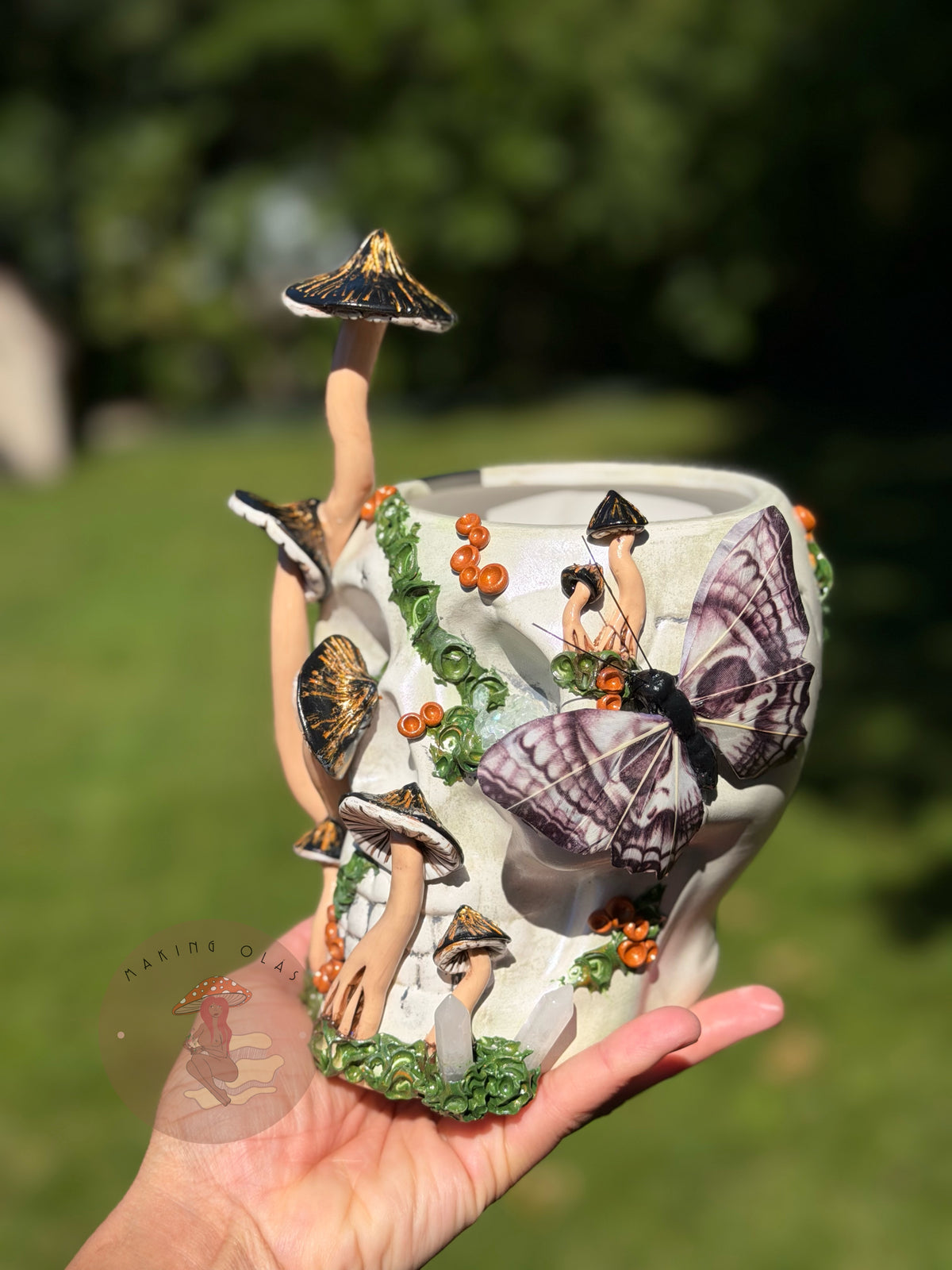 Skull Plant Pot | Black Mushrooms + Quartz