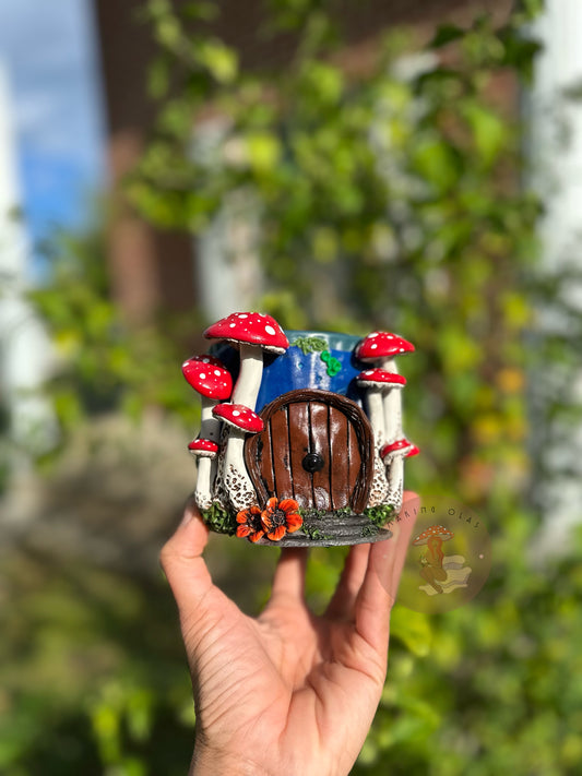 Wax Warmer | Little House with Mushrooms and Glowy night sky