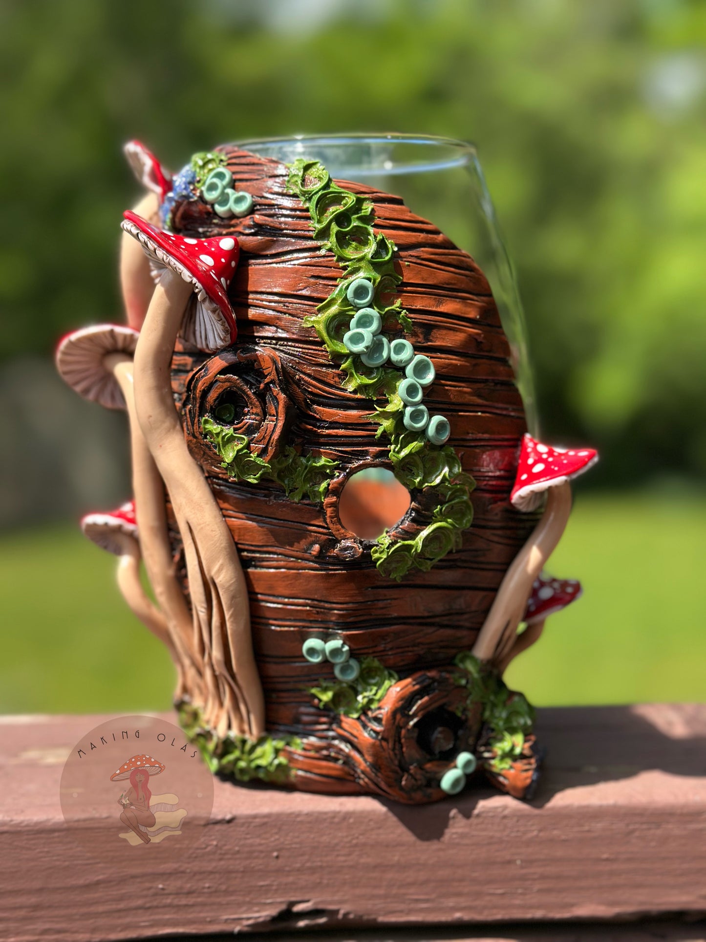 Vase | Red Mushrooms with Quartz and Quartz Clusters