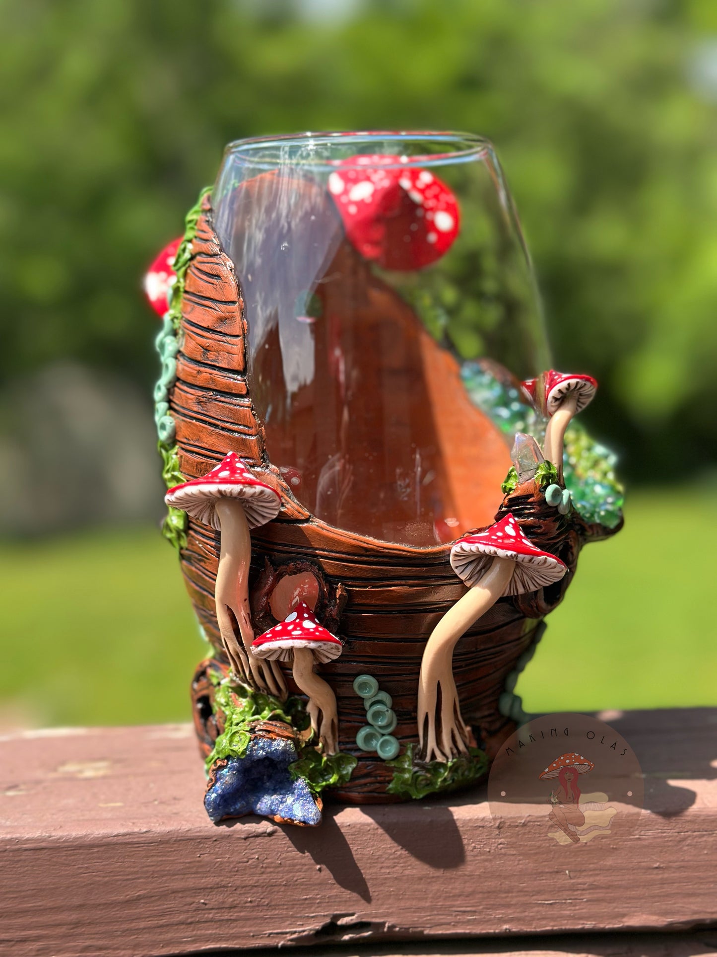 Vase | Red Mushrooms with Quartz and Quartz Clusters